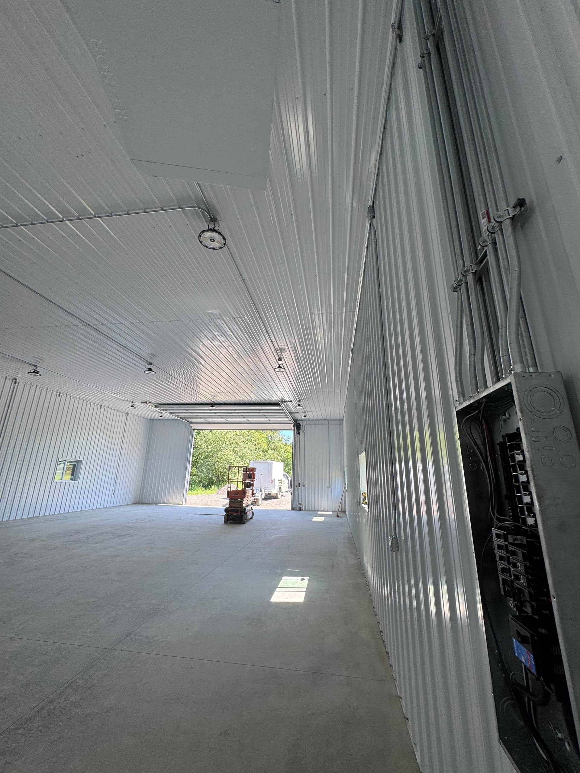 Gallery photos for Clean EMT Conduit Install in a Commercial Shop Build: Image #2